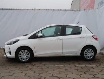 Toyota Yaris III Hatchback 5d Facelifting 2017 1.5 Dual VVT-iE 111KM 2020 Toyota Yaris 1.5 Dual VVT-i, Salon Polska, zdjęcie 2