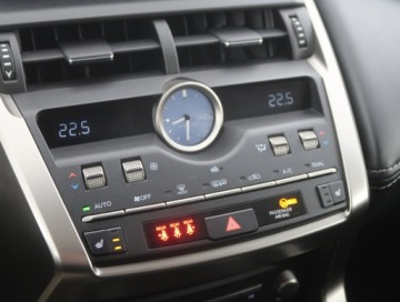 Lexus NX I SUV Facelifting 300 238KM 2018 Lexus NX 200t, Salon Polska, Serwis ASO, 4X4, zdjęcie 10