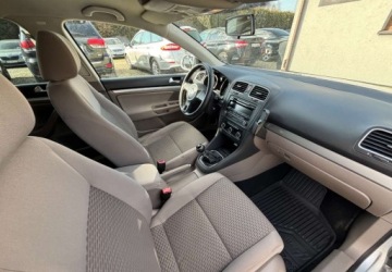 Volkswagen Golf VI Variant 1.6 TDI-CR DPF BlueMotion 105KM 2011 Volkswagen Golf Wersja Comfortline 1.6 Diesel 105KM, zdjęcie 13