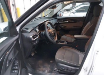 Chevrolet TrailBlazer II 2023 Chevrolet Trailblazer 2023, 1.2L, LT, po gradobiciu 1.2 Benzyna 137KM, zdjęcie 9