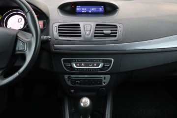 Renault Megane III Grandtour Facelifting 2013 1.6 16V 110KM 2015 Renault Megane 1.6 16V, Salon Polska, zdjęcie 11