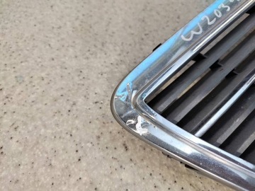 MASKA MŘÍŽKA CHLADIČŮ MERCEDES-BENZ W203 2.2 CDI SEDAN