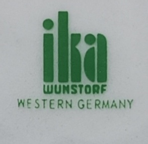 Треугольная пепельница IKA Germany Signed.