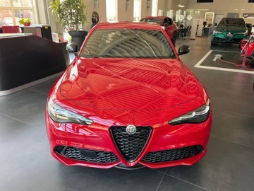 Alfa Romeo Giulia II Sedan Facelifting 2023 2.0 GME Turbo 280KM 2025 ALFA ROMEO Giulia Intensa Q4 Sedan 2.0 (280KM) 2025, zdjęcie 1