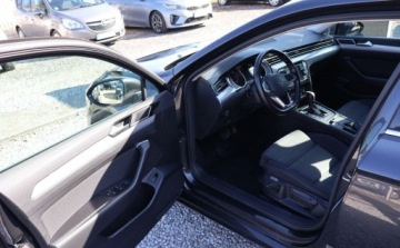 Volkswagen Passat B8 Variant Facelifting 2.0 TDI SCR 150KM 2021 Volkswagen Passat Variant VAT 23 DSG , El.reg. Foteli, Czujniki PT, Tempom, zdjęcie 12