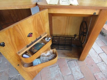 ЛУЧНИК ШКАФ ДЛЯ ШВЕЙНОЙ МАШИНЫ ДЛЯ ШВЕЯ