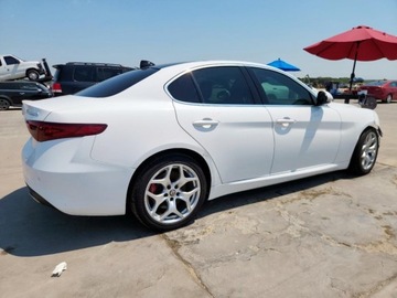 Alfa Romeo Giulia II Sedan Facelifting 2.0 Turbo 280KM 2021 Alfa Romeo Giulia Ti 2021 2.0l 2.0 Benzyna 280KM, zdjęcie 3