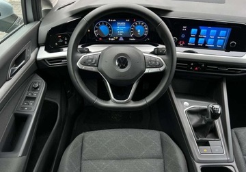 Volkswagen Golf VIII Hatchback 1.5 TSI EVO 130KM 2021 Volkswagen Golf Life Pakiety, ACC, Podgrzewane fotele, Podgrzewana kierow, zdjęcie 5