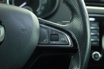 Skoda Octavia III RS Kombi 2.0 TDI 184KM 2015 Skoda Octavia RS 2.0 TDI, 181 KM, Skóra, Navi, zdjęcie 13