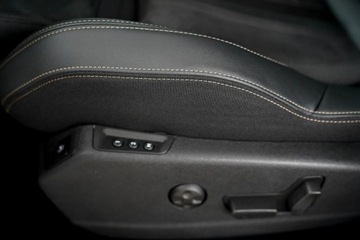 Peugeot 3008 II Crossover Facelifting  1.6 PureTech 180KM 2022 Peugeot 3008 GT LINE kamera skóra NAWI grip, zdjęcie 18