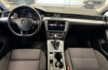 Volkswagen Passat B8 Variant 2.0 TDI BlueMotion SCR 150KM 2018 Volkswagen Passat R Line B8 grzane fotele i kierownica kamera hak, zdjęcie 4
