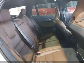 Volvo V60 II  Kombi Facelifting 2.0 B5 250KM 2023 Volvo V60 Cross Country 2023r, B5, 4x4, 2.0L 2.0 Benzyna 250KM, zdjęcie 10