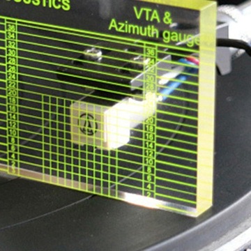 измерение линейки азимута руки