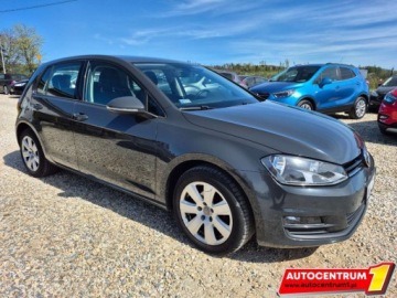 Volkswagen Golf VII Hatchback 3d 1.6 TDI CR DPF 90KM 2016 Volkswagen Golf Salon Polska Klimatyzacja Czujniki Parkowania Nawigacja, zdjęcie 5
