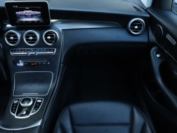Mercedes GLC C253 SUV 2.1 220 d 170KM 2016 Mercedes GLC GLC 220 d 4MATIC, 167 KM, 4X4, zdjęcie 3