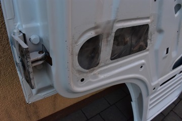 ИГЛЫ ПЕРЕДНЕЙ ПРАВОЙ ДВЕРИ MERCEDES VARIO ОРИГИНАЛ