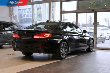 BMW Seria 5 G30-G31 Limuzyna 520i 184KM 2020 BMW Seria 5 520iFV23LED Fog lightsFotel SportowySport Line 2.0 Benzyna, zdjęcie 18