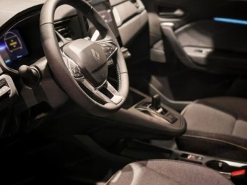 Renault Captur II 2025 Od ręki - Techno 1.8 E-TECH 160KM / pakiet safety driving &amp; parking, zdjęcie 5