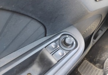 Renault Twingo II Hatchback 3d 1.2 16v 75KM 2012 Renault Twingo 2012r, 1.2. Benzyna. KABRIOLET. Delikatnie uszkodzony tyl., zdjęcie 10