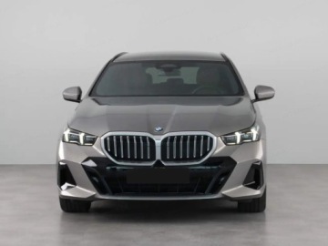 BMW Seria 5 G90-91 Touring 2.0 520d 197KM 2025 BMW Seria 5 Touring 520d xDrive Sport Combi 2.0 (197KM) 2025, zdjęcie 1