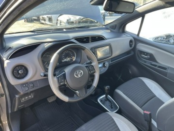 Toyota Yaris III Hatchback 5d Facelifting 2017 1.5 Hybrid 100KM 2020 Toyota Yaris Automat Hybryda Klimatronik Kamera, zdjęcie 7