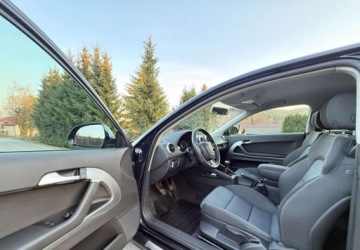 Audi A3 8P Hatchback 3d 1.6 TDI 105KM 2010 Audi A3 3-drzwiowe Audi A3 3-drzwiowe 1.6 TDI DPF Ambition 1.6 Diesel 105KM, zdjęcie 13