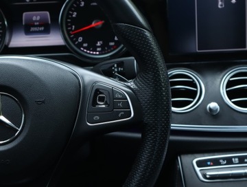 Mercedes Klasa E W213 Cabrio 2.0 200 184KM 2018 Mercedes E E 200, Automat, Skóra, Navi, Klima, zdjęcie 19