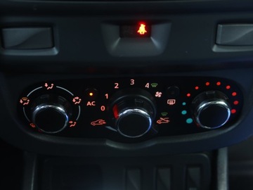 Dacia Duster I SUV Facelifting 1.6 16V 105KM 2014 Dacia Duster 1.6 16V, Salon Polska, Serwis ASO, zdjęcie 12