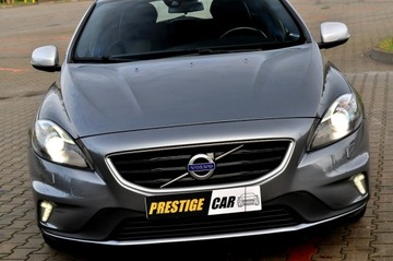 Volvo V40 II Hatchback 2.0 D2 DRIVE-E 120KM 2015 Volvo V40 R-Design Xenon Ledy Digital Alcantara, zdjęcie 14