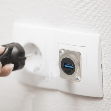 Автомобильные аксессуары USB-адаптеры для панельных розеток 2 шт.