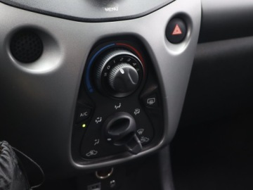 Toyota Aygo II Hatchback 3d Facelifting 1.0 VVT-i 72KM 2020 Toyota Aygo 1.0 VVT-i, Salon Polska, GAZ, VAT 23%, zdjęcie 15