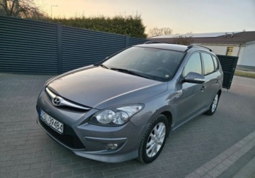 Hyundai i30 I CW Facelifting 1.6 CRDi 90KM 2012 Hyundai i30 Przeglad i ubezpieczenie do Sierpnia. 1.6 Diesel 90KM