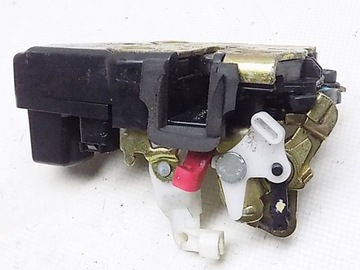 ЗАМОК ЗАДНЕЙ ПРАВОЙ ДВЕРИ — Chrysler 300C 05-10