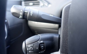 Peugeot 208 I Hatchback 3d 1.2 VTI 82KM 2013 Peugeot 208 1.2 VTI 82KM Klimatyzacja Tablet Nierowna praca silnika Pali J, zdjęcie 19