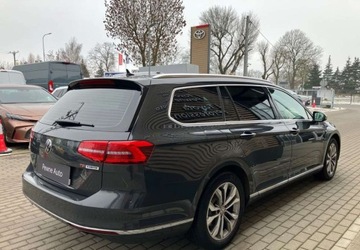 Volkswagen Passat B8 Variant 1.8 TSI BlueMotion Technology 180KM 2015 Volkswagen Passat Variant Volkswagen Passat Variant 1.8 TSI BMT Highline D, zdjęcie 9