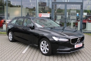 Volvo V90 II Kombi 2.0 D4 190KM 2018 Volvo V90 MOMENTUM 4WD, zdjęcie 1