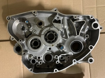 Suzuki rmz 250 2013 половинки картера двигателя