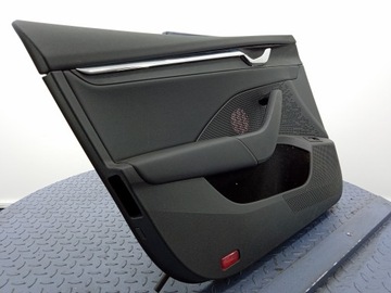 OCTAVIA IV HB ОБИВКА БОКОВОЙ ДВЕРИ ПЕРЕДНЕЙ ЛЕВОЙ