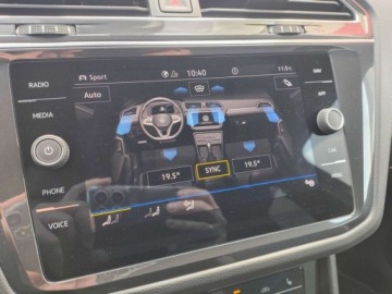 Volkswagen Tiguan II SUV R 2.0 TSI 320KM 2023 Volkswagen Tiguan Matrix LED DCC ACC Digital Cockpit 20 Keyless CarPlayAnd, zdjęcie 14