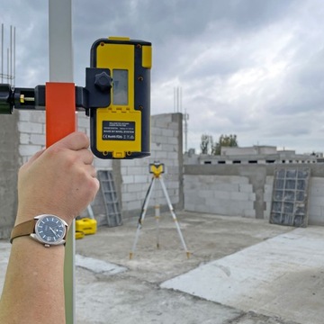 СИСТЕМА NIVEL ЛАЗЕРНЫЙ УРОВЕНЬ NL720G + ШТАТИВ + НАШИВКА