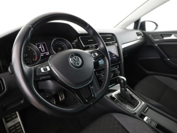 Volkswagen Golf VII Variant Facelifting 2.0 TDI 150KM 2018 Volkswagen Golf FV23 2.0TDI DSG JOIN Climatronic, zdjęcie 13