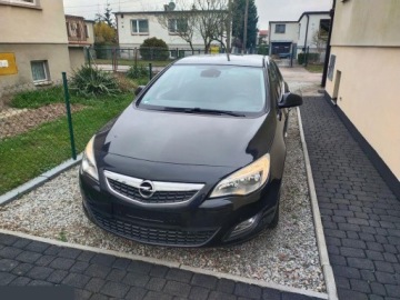Opel Astra J Hatchback 5d 1.4 Turbo ECOTEC 140KM 2012 Opel Astra 1.4 Turbo 140KM 2012r Bogate wyposażenie