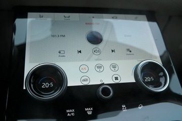 Land Rover Range Rover Velar SUV 2.0 Si4 250KM 2018 Land Rover Range Rover Velar Land Rover Range Rove, zdjęcie 15