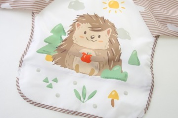 ФАРТУК-КОМБИНЕЗОН С РУКАВАМИ, ЗАЩИЩАЮЩИЙСЯ НА ЗАЛИВКЕ ДЛЯ РАСШИРЕНИЯ ДИЕТЫ