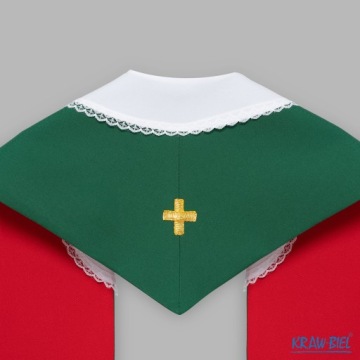 Вышитый палантин - широкий, двусторонний.