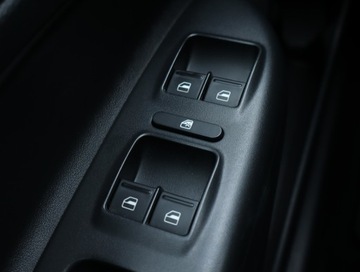 Skoda Octavia II Hatchback Facelifting 1.8 TSI 160KM 2009 Skoda Octavia 1.8 TSI, Salon Polska, Skóra, Xenon, zdjęcie 16