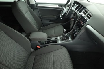 Volkswagen Golf VII Variant 1.6 TDI CR DPF BlueMotion Technology 90KM 2017 VW Golf 1.6 TDI, Salon Polska, Klima, Tempomat, zdjęcie 8