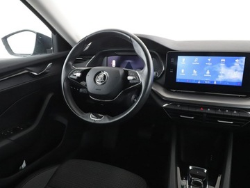 Skoda Octavia IV Liftback 1.0 TSI EVO 110KM 2021 Škoda Octavia Skoda Octavia mHEV DSG virtual, zdjęcie 15