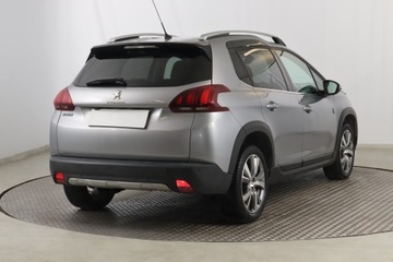 Peugeot 2008 I SUV Facelifting 1.2 PureTech 110KM 2017 Peugeot 2008 1.2 PureTech, Automat, Skóra, Navi, zdjęcie 4