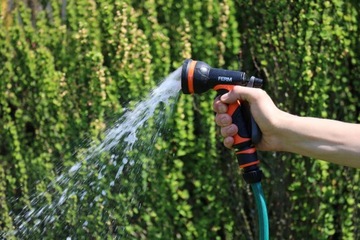 НАКОНЕЧНИК ДЛЯ САДОВОГО ШЛАНГА ПИСТОЛЕТ-СПРИНКЕР 2 шт.